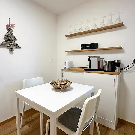 Alpin-schick, 39m2, & Sport, Mit Pool - Sk213